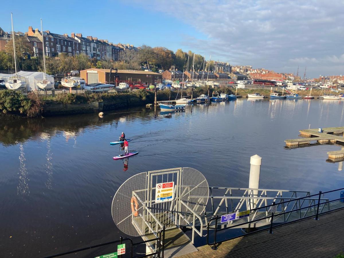 Swanning Off Whitby With Parking Apartment Exterior photo